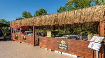 UTOPIA WORLD DE LUXE HOTEL
