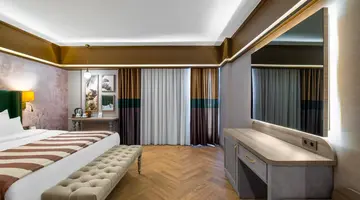 UTOPIA WORLD DE LUXE HOTEL