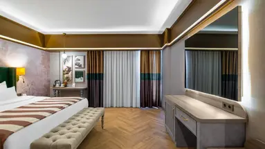 UTOPIA WORLD DE LUXE HOTEL