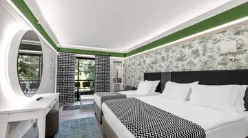 UTOPIA WORLD DE LUXE HOTEL