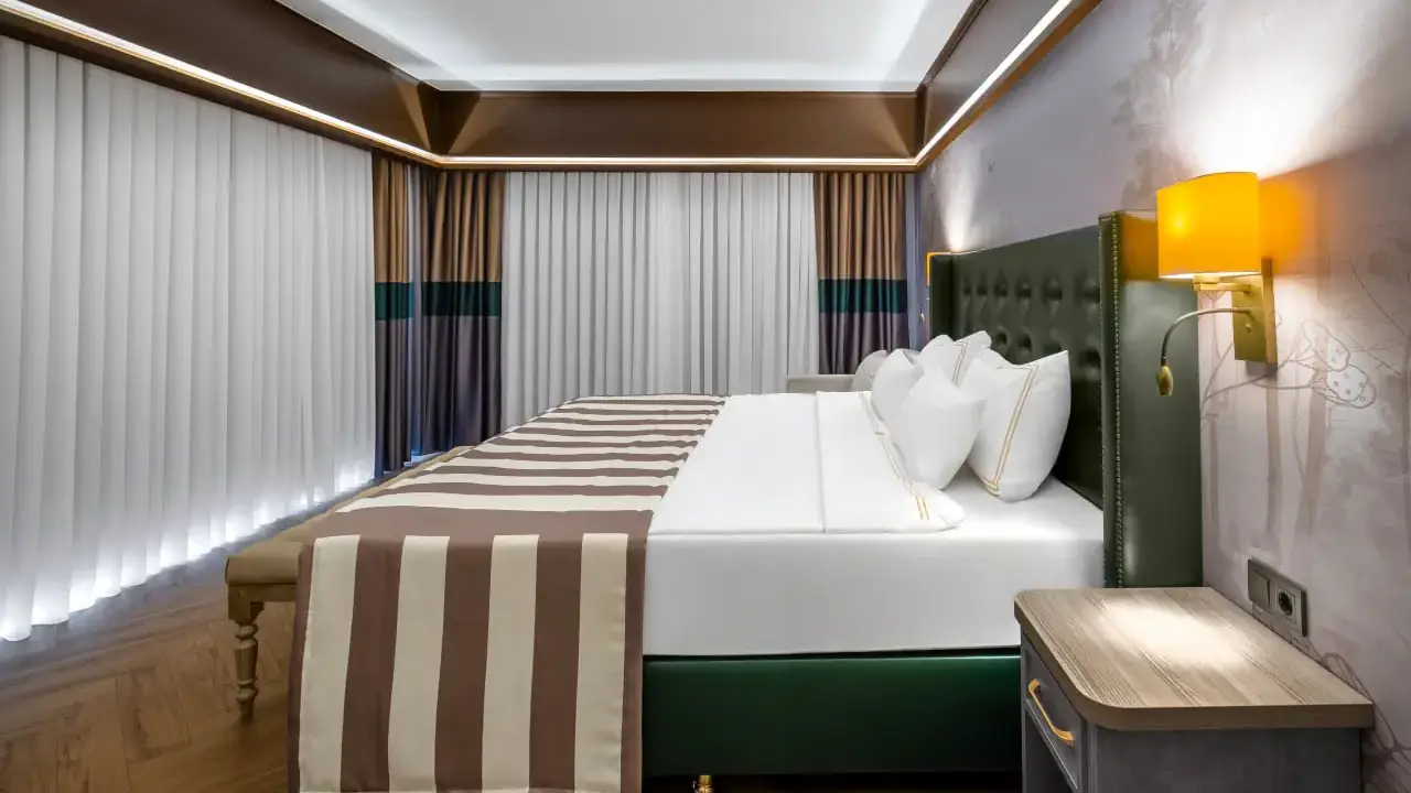 UTOPIA WORLD DE LUXE HOTEL