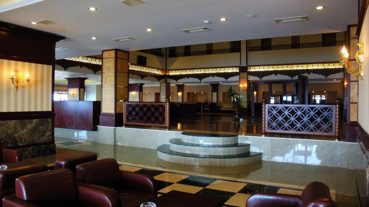 UTOPIA WORLD DE LUXE HOTEL