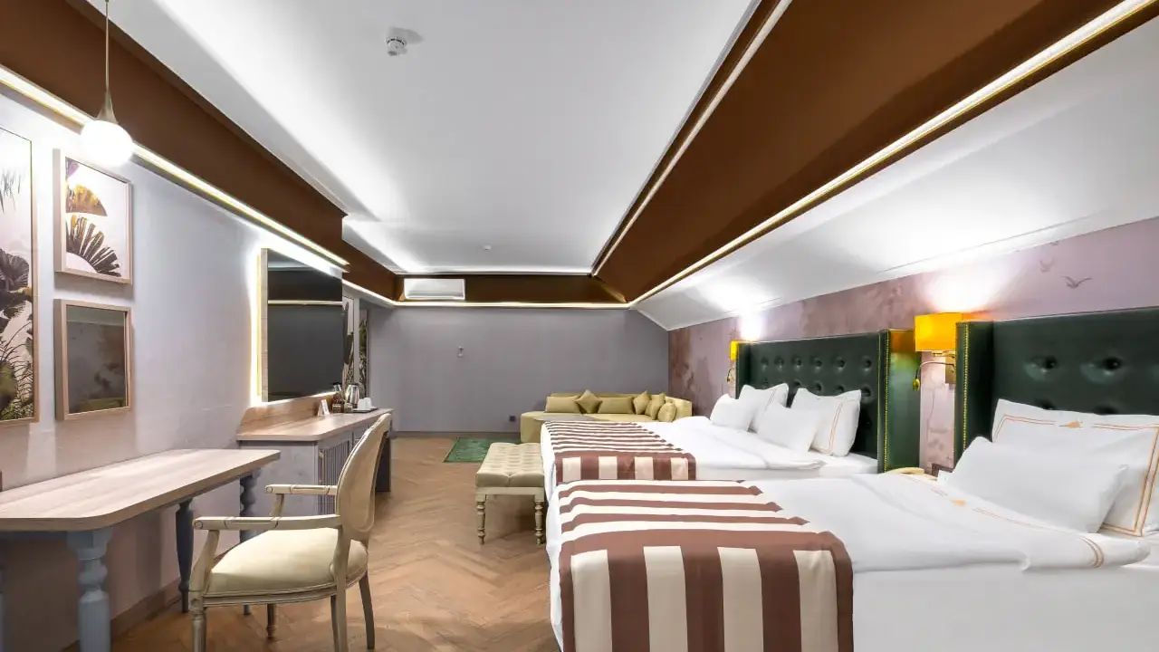 UTOPIA WORLD DE LUXE HOTEL