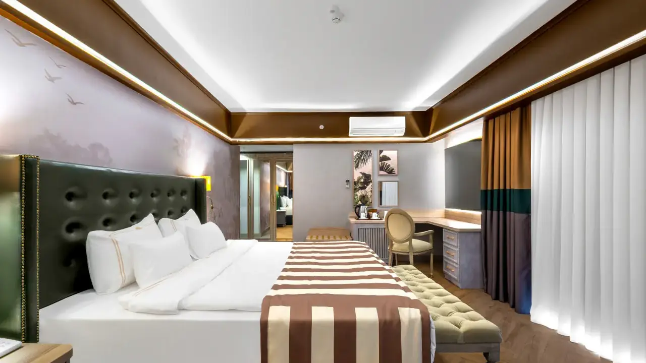 UTOPIA WORLD DE LUXE HOTEL