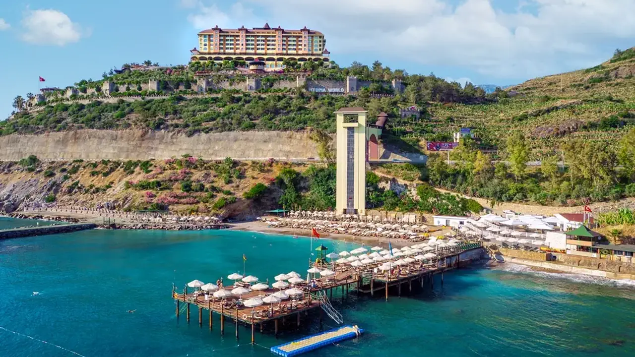 UTOPIA WORLD DE LUXE HOTEL