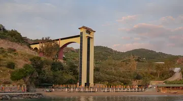UTOPIA WORLD DE LUXE HOTEL