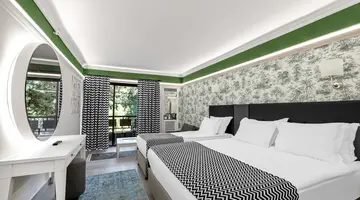 UTOPIA WORLD DE LUXE HOTEL