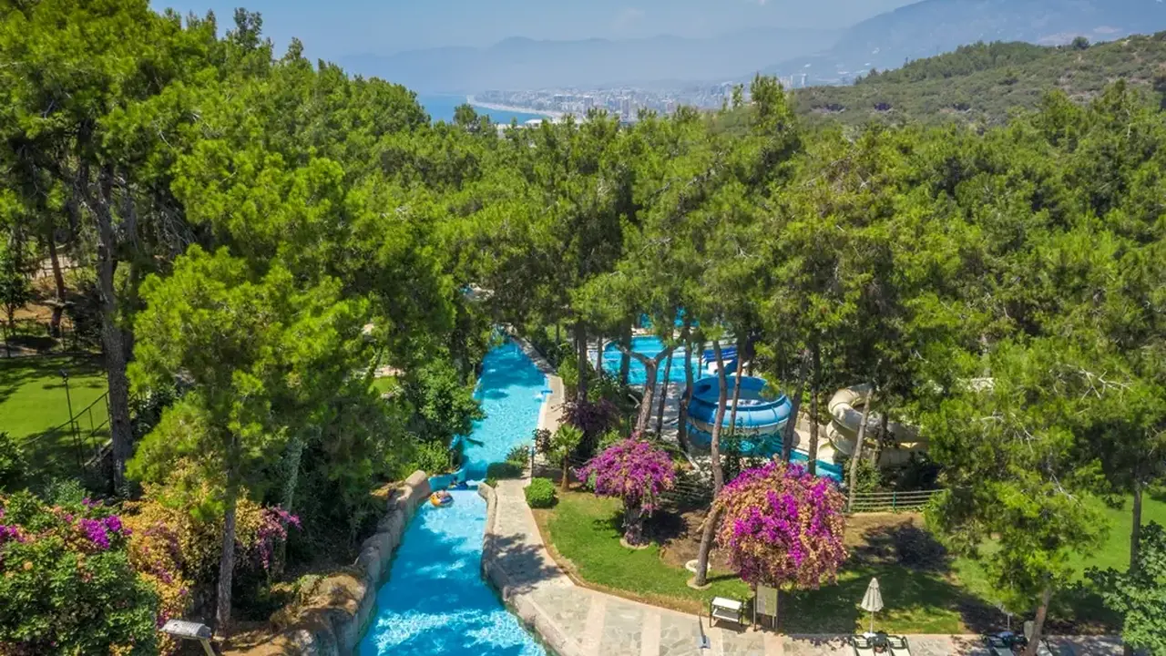 UTOPIA WORLD DE LUXE HOTEL