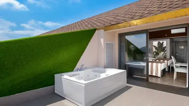 UTOPIA WORLD DE LUXE HOTEL