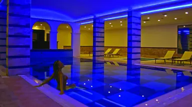 UTOPIA WORLD DE LUXE HOTEL