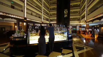 UTOPIA WORLD DE LUXE HOTEL