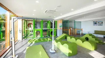 UTOPIA WORLD DE LUXE HOTEL
