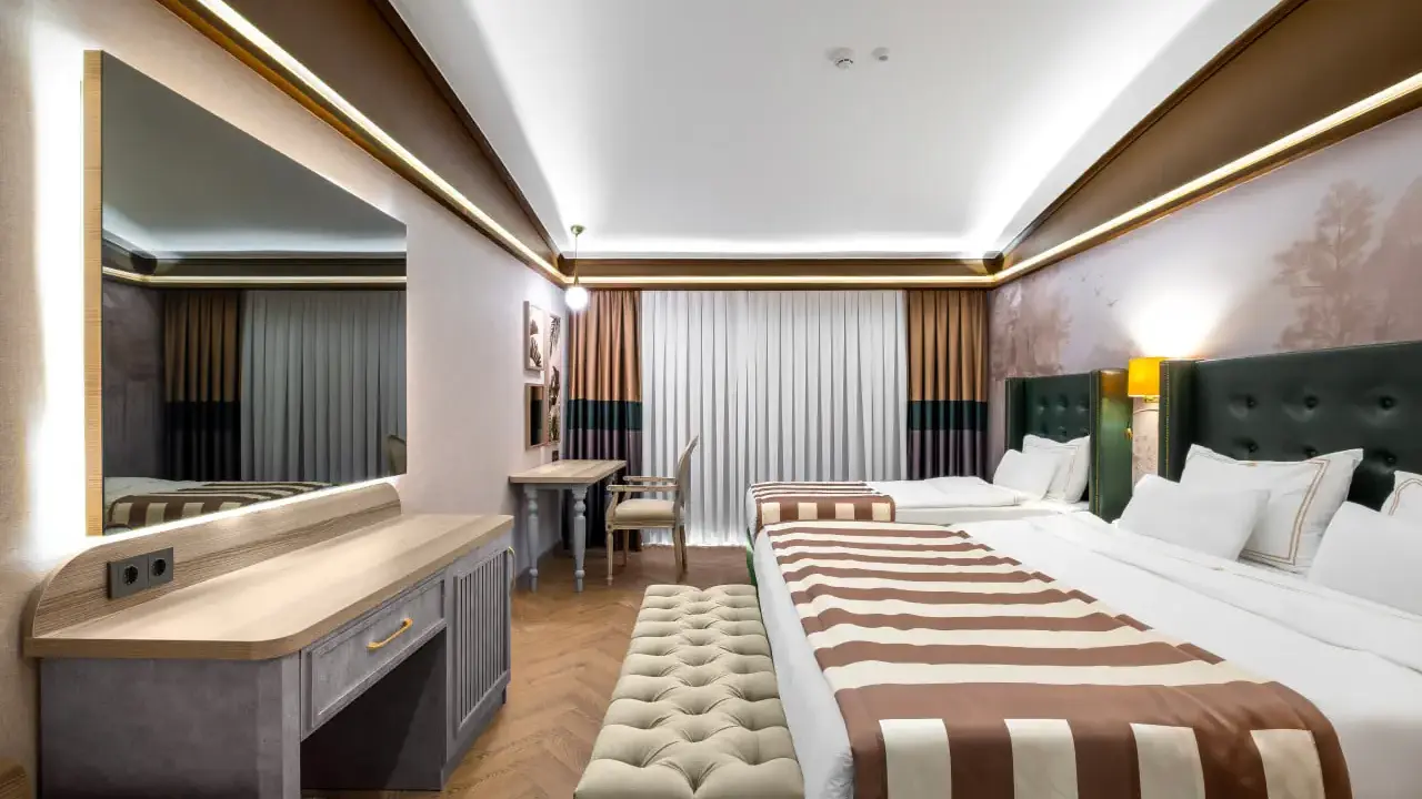 UTOPIA WORLD DE LUXE HOTEL
