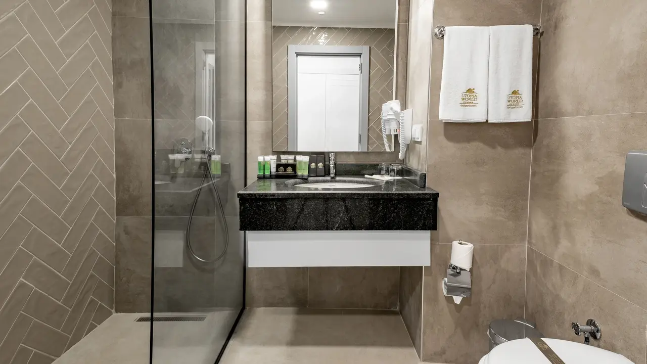 UTOPIA WORLD DE LUXE HOTEL