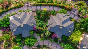 UTOPIA WORLD DE LUXE HOTEL