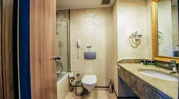 UTOPIA WORLD DE LUXE HOTEL