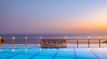 UTOPIA WORLD DE LUXE HOTEL