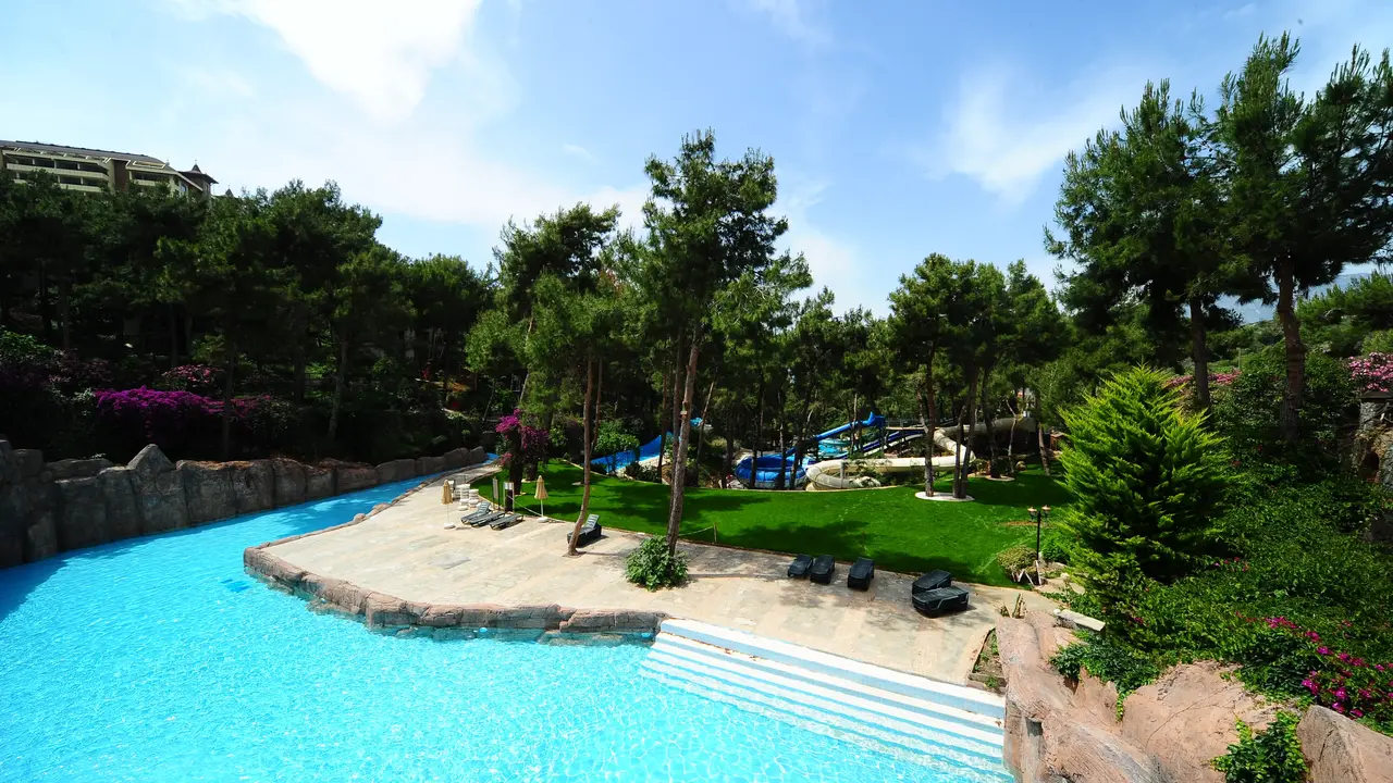 UTOPIA WORLD DE LUXE HOTEL