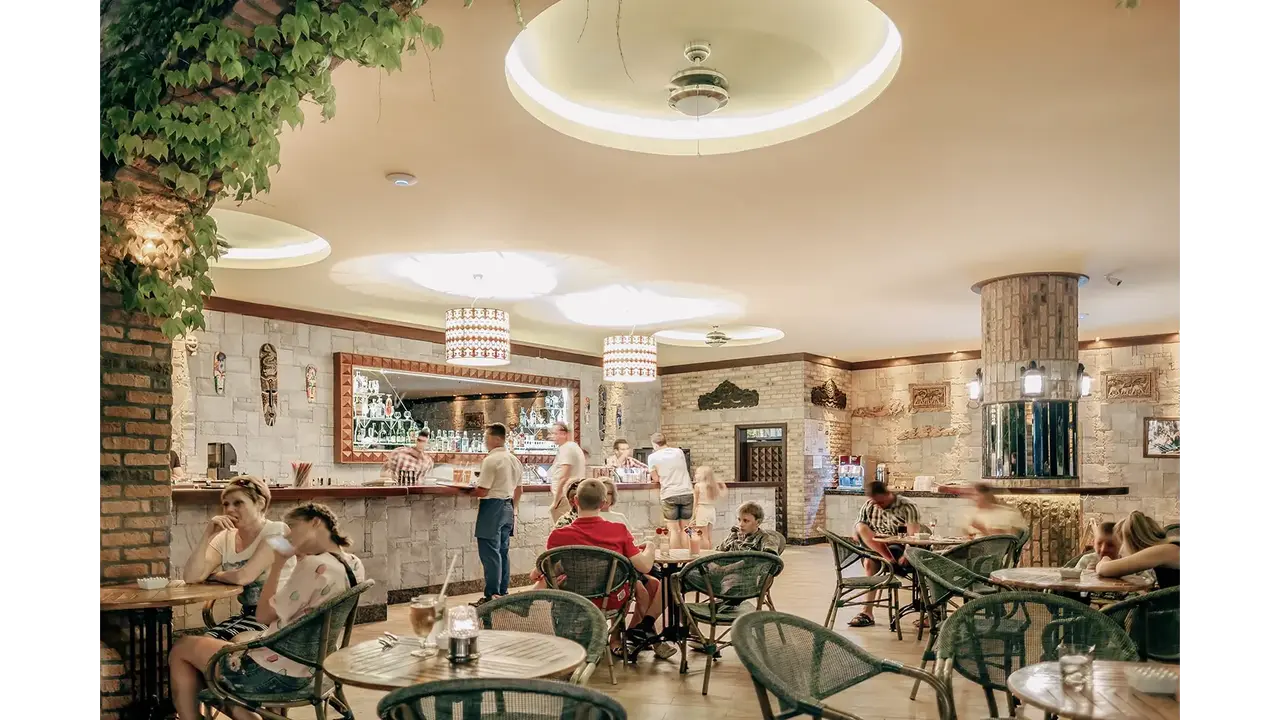 UTOPIA WORLD DE LUXE HOTEL
