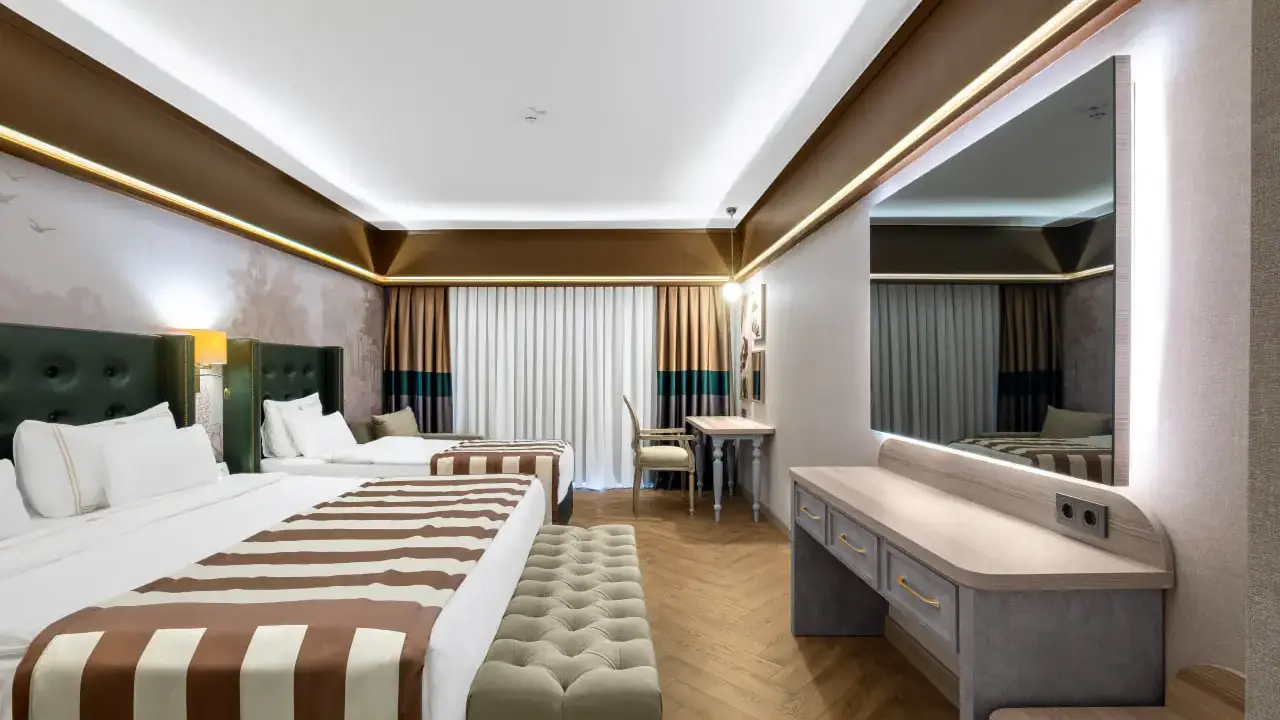 UTOPIA WORLD DE LUXE HOTEL
