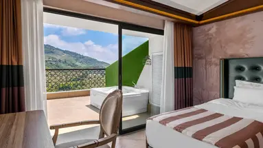 UTOPIA WORLD DE LUXE HOTEL