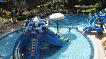 UTOPIA WORLD DE LUXE HOTEL