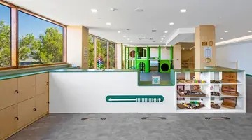 UTOPIA WORLD DE LUXE HOTEL