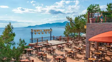 UTOPIA WORLD DE LUXE HOTEL