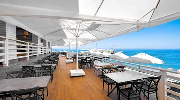 UTOPIA WORLD DE LUXE HOTEL