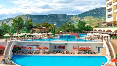 UTOPIA WORLD DE LUXE HOTEL