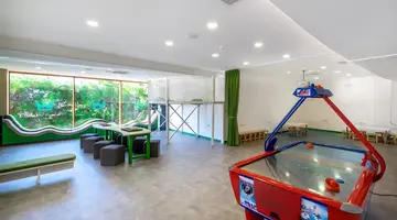 UTOPIA WORLD DE LUXE HOTEL