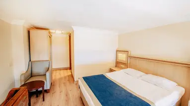 UTOPIA WORLD DE LUXE HOTEL