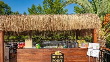 UTOPIA WORLD DE LUXE HOTEL