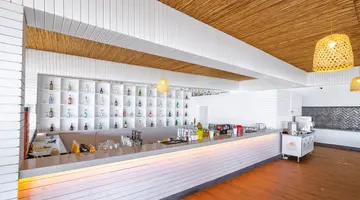 UTOPIA WORLD DE LUXE HOTEL
