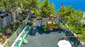 Utopia World Hotel