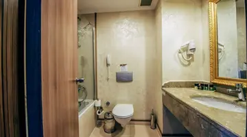 Utopia World Hotel
