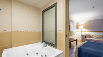 Utopia World Hotel