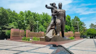 Uzbekistan - wrota Azji