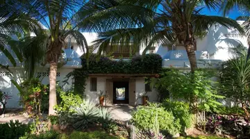 Uzuri Villa