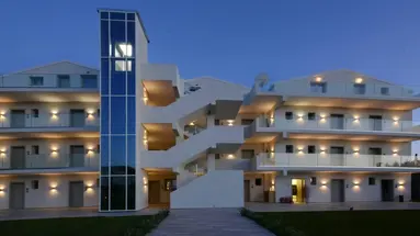 V Luxury Suites