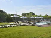 V Luxury Suites