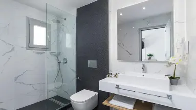 V Luxury Suites