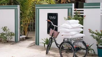VAALI ISLAND ESCAPES & DIVE, FELIDHOO