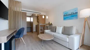 Valentin Somni Hotel & Suites