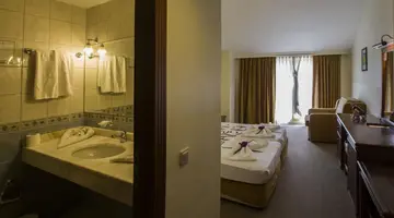 Valeri Beach Hotel (+12 Adult)