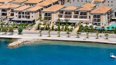 Valis Resort