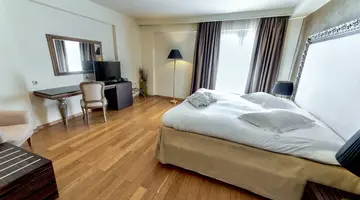 Valis Resort