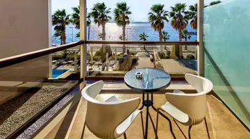 Valis Resort