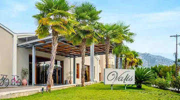 Valis Resort