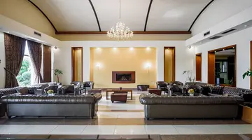 Valis Resort